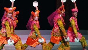 Sejarah Asal Tari Piring Minangkabau