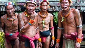 foto penduduk suku mentawai