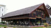 rumah adat aceh