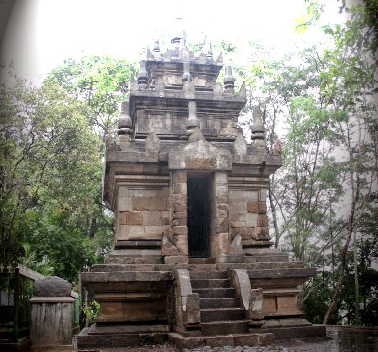 Peninggalan Hindu Candi Cangkuang Peninggalan Hindu Candi Cangkuang