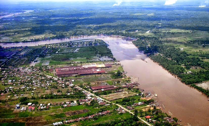 Wilayah perairan di Indonesia meliputi sungai, danau, laut dan teluk