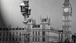 Town and trade in the middle ages British rich raw materials