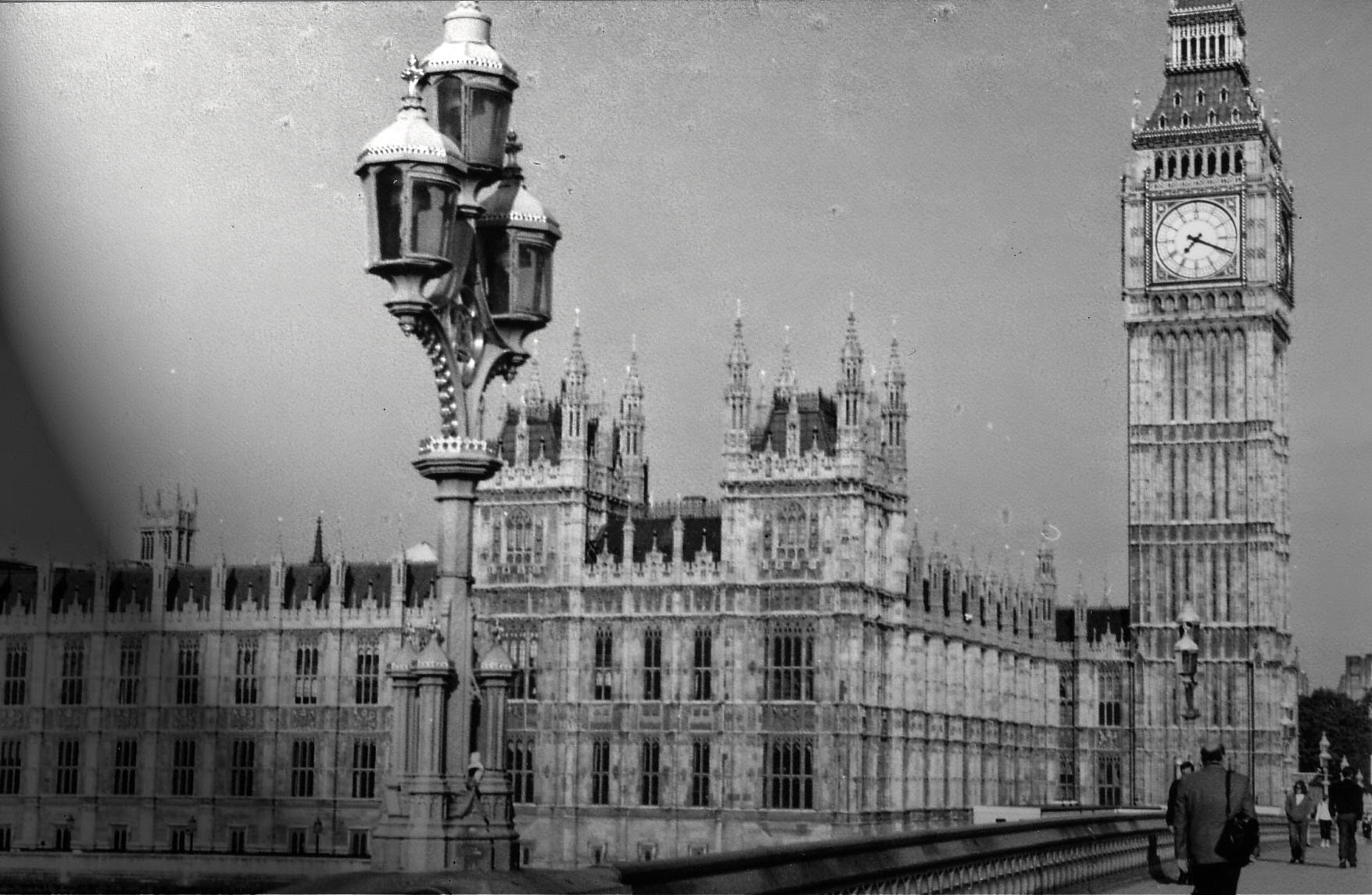 Town and trade in the middle ages, British rich raw materials