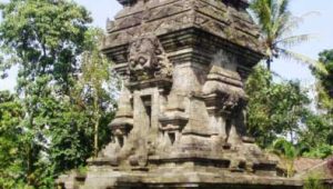 Candi Kidal tempat pemakaman Anusapati