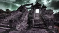 Reruntuhan bekas istana Ratu Boko 500x319 1