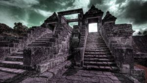 Reruntuhan bekas istana Ratu Boko 500x319 1