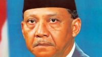 Umar Wirahadi Kusumah 432x500 1