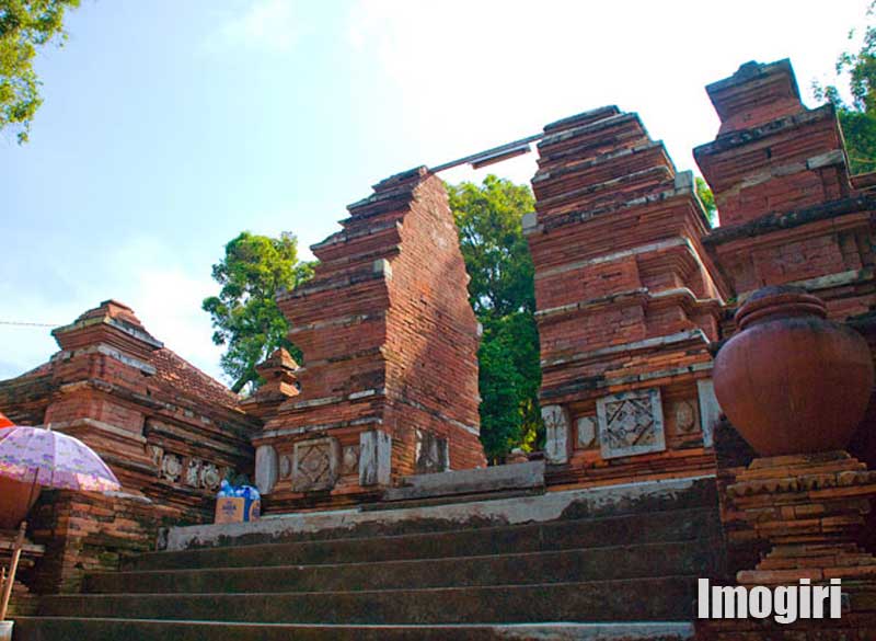Akulturasi Hindu Buddha Islam bidang seni bangunan
