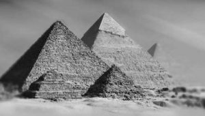Gambar pyramida Mesir Kuno 500x258 1