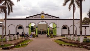 Pintu gerbang Benteng Kuto Besak Palembang