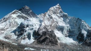 Mount Everest pucak tertinggi Himalaya