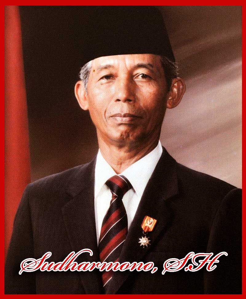 Sekilas Tentang Sudharmono, S.H
