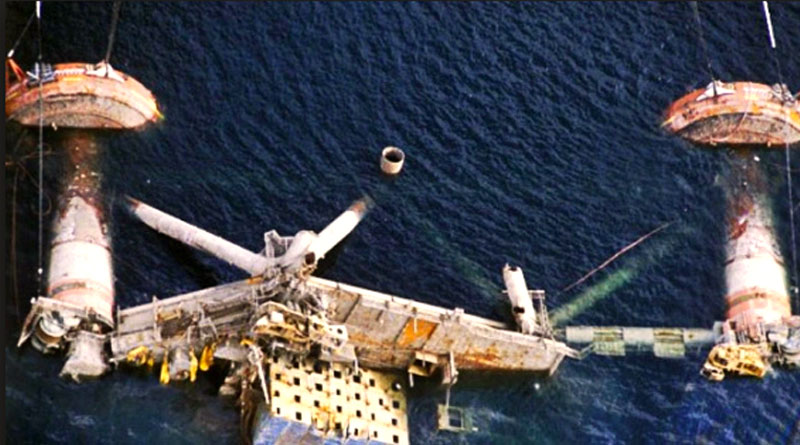 30 Maret 1980 Anjungan Pengeboran minyak Lepas Pantai di Laut Utara Runtuh