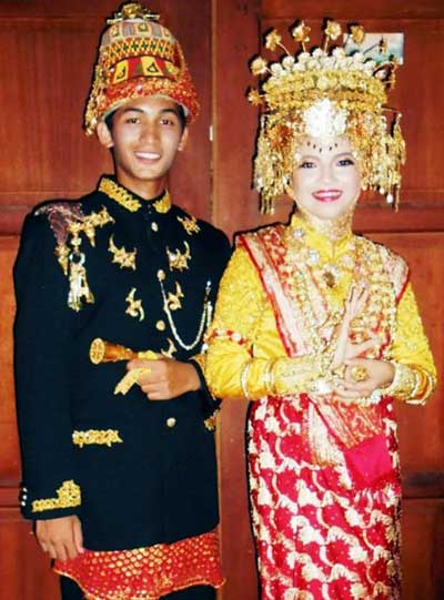 34 Gambar Pakaian Adat di Indonesia Lengkap 34 Provinsi