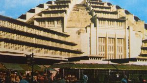 Pusat perbelanjaan di Phnom Phen
