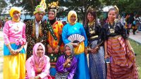 Pakaian Adat Remaja Sulawesi Tenggara