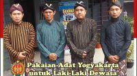 Pakaian Adat Yogyakarta untuk Laki Laki Dewasa