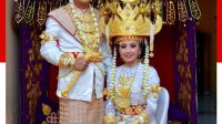 Pakaian adat pengantin Lampung