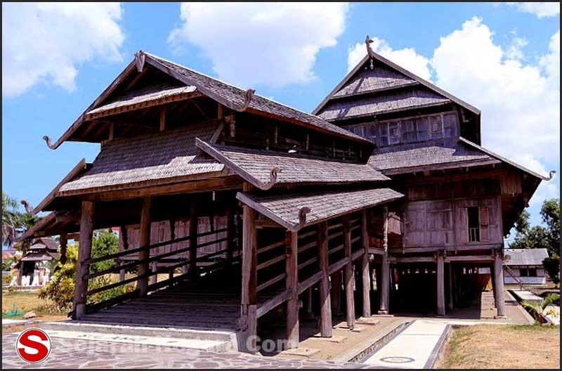 Desain Eksterior Rumah Adat NTB Foto Desain Eksterior Rumah Adat NTB