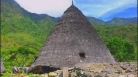 Rumah adat Waerebo NTT