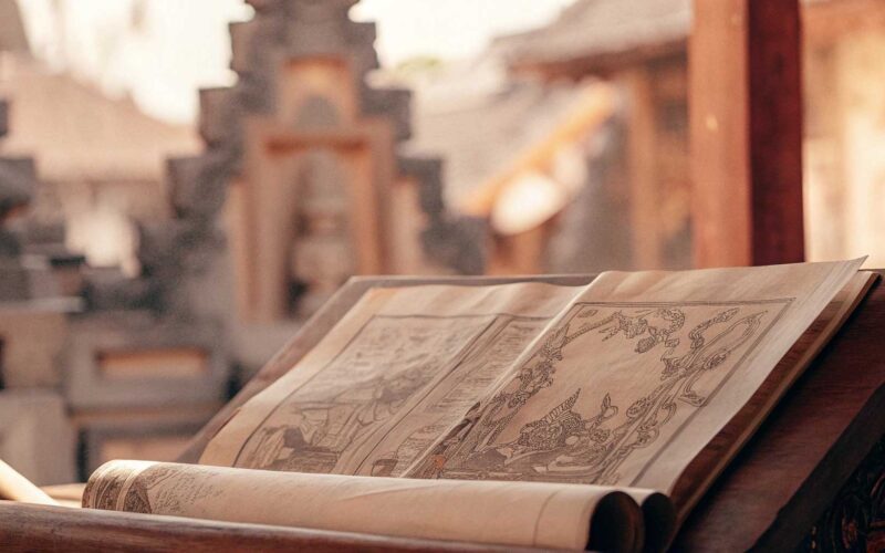 Sastra dan Bahasa pada Zaman Kerajaan Hindu-Buddha di Indonesia